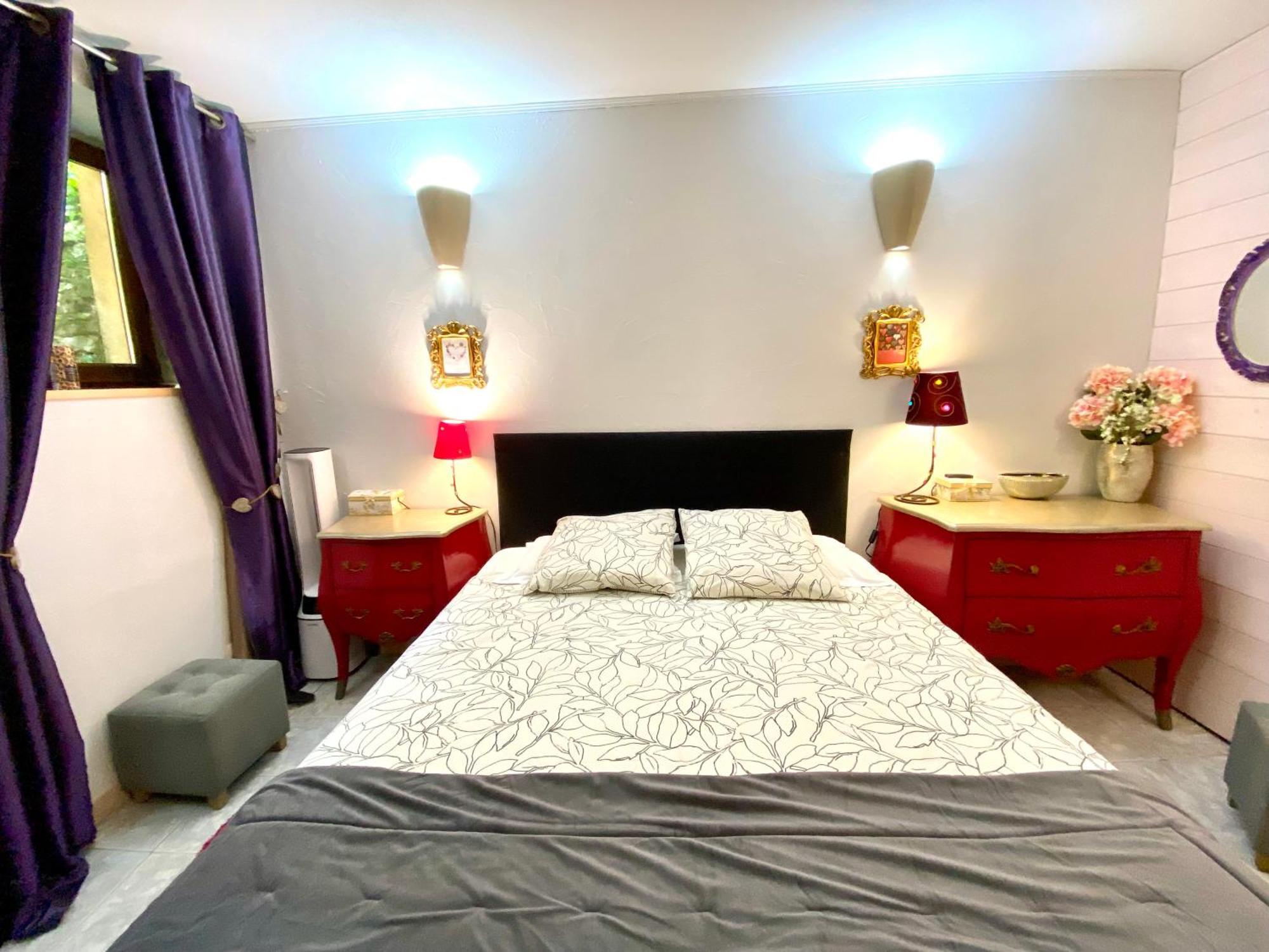 La Clef Des Songes - Chambres Climatisees - Sarlat Centre - Parking Gratuit - Piscine, Spa Et Massages A 400Metres Exterior foto