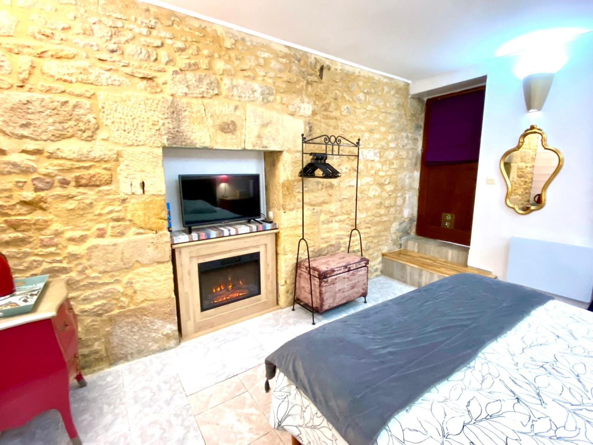 La Clef Des Songes - Chambres Climatisees - Sarlat Centre - Parking Gratuit - Piscine, Spa Et Massages A 400Metres Exterior foto
