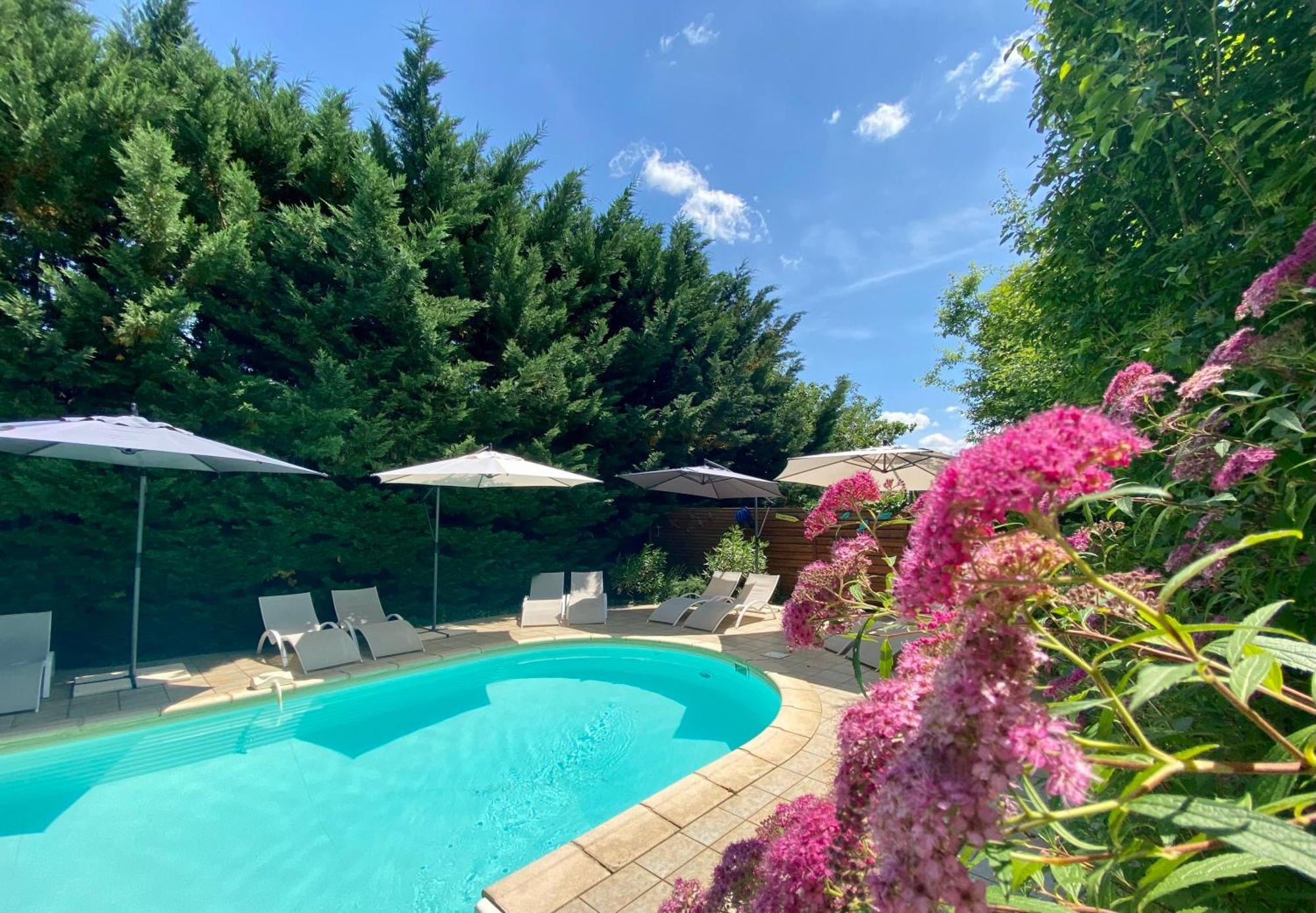 La Clef Des Songes - Chambres Climatisees - Sarlat Centre - Parking Gratuit - Piscine, Spa Et Massages A 400Metres Exterior foto