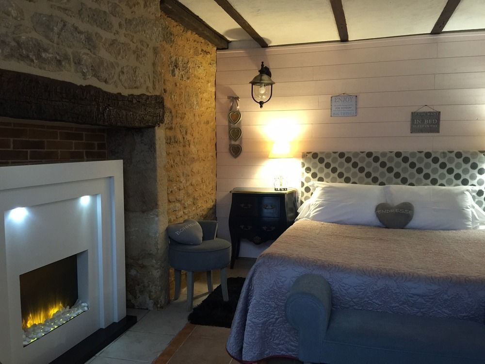 La Clef Des Songes - Chambres Climatisees - Sarlat Centre - Parking Gratuit - Piscine, Spa Et Massages A 400Metres Exterior foto