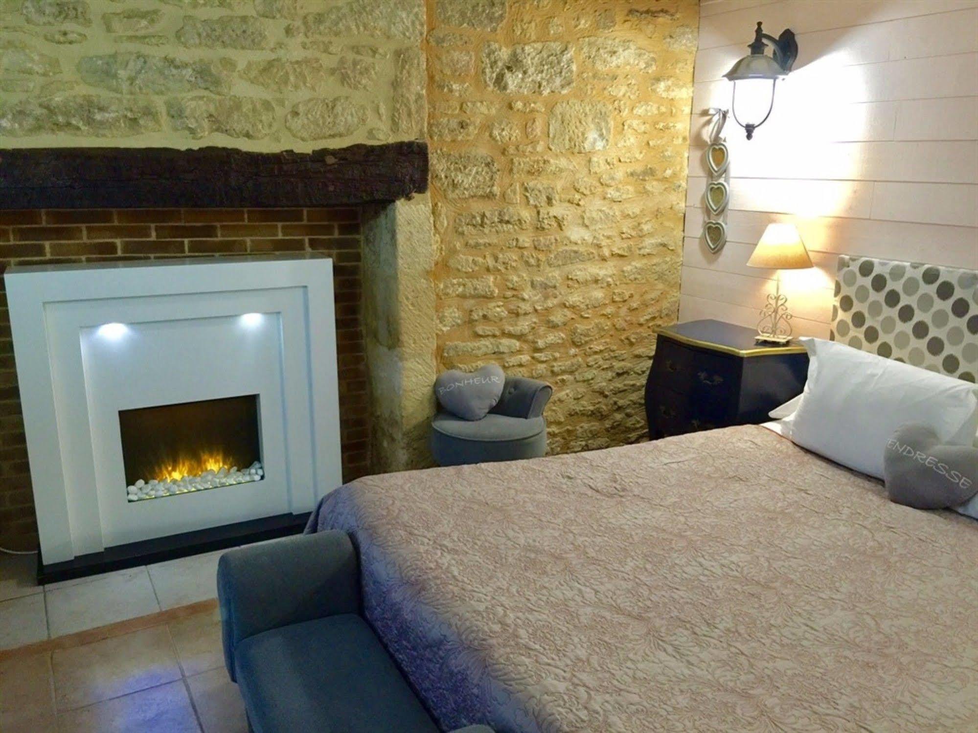 La Clef Des Songes - Chambres Climatisees - Sarlat Centre - Parking Gratuit - Piscine, Spa Et Massages A 400Metres Exterior foto