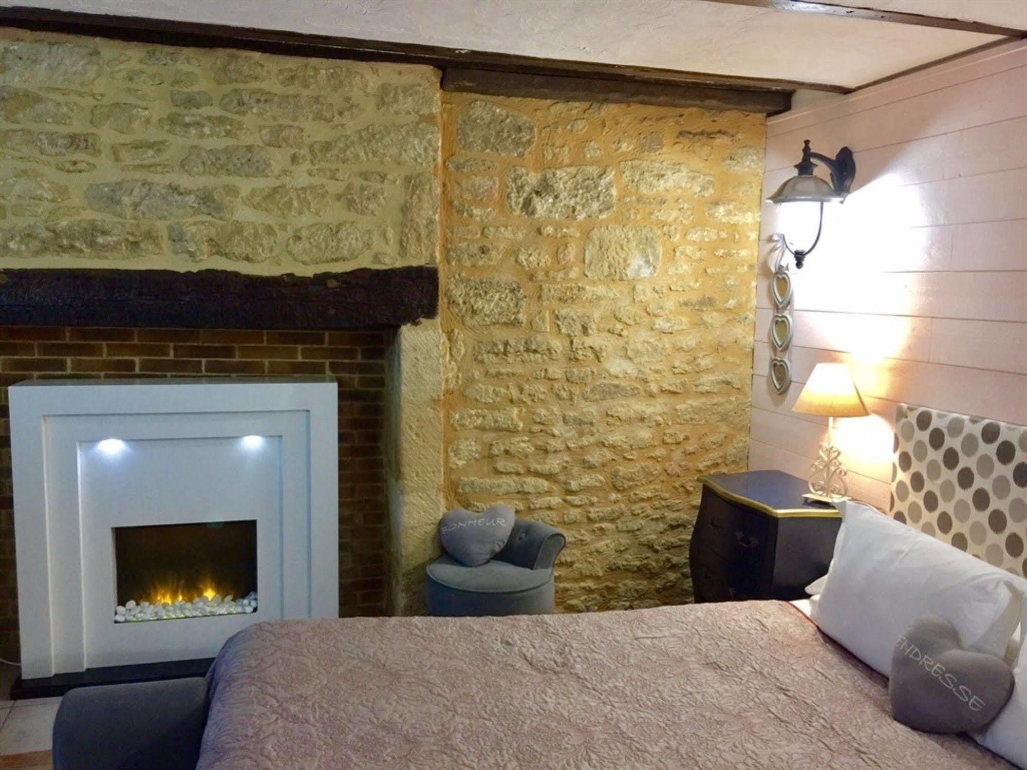 La Clef Des Songes - Chambres Climatisees - Sarlat Centre - Parking Gratuit - Piscine, Spa Et Massages A 400Metres Exterior foto